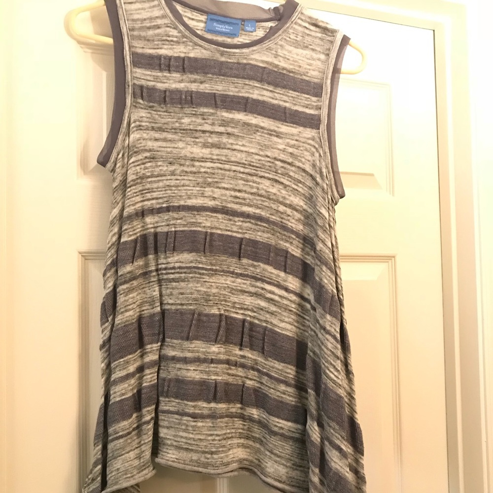 Simply Vera sweater knit tank. Size Large. NWTS